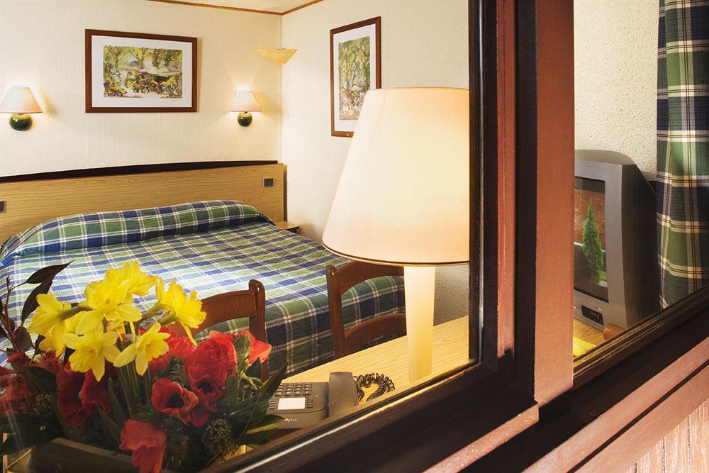 Kyriad Chateauroux - Saint-Maur Room photo